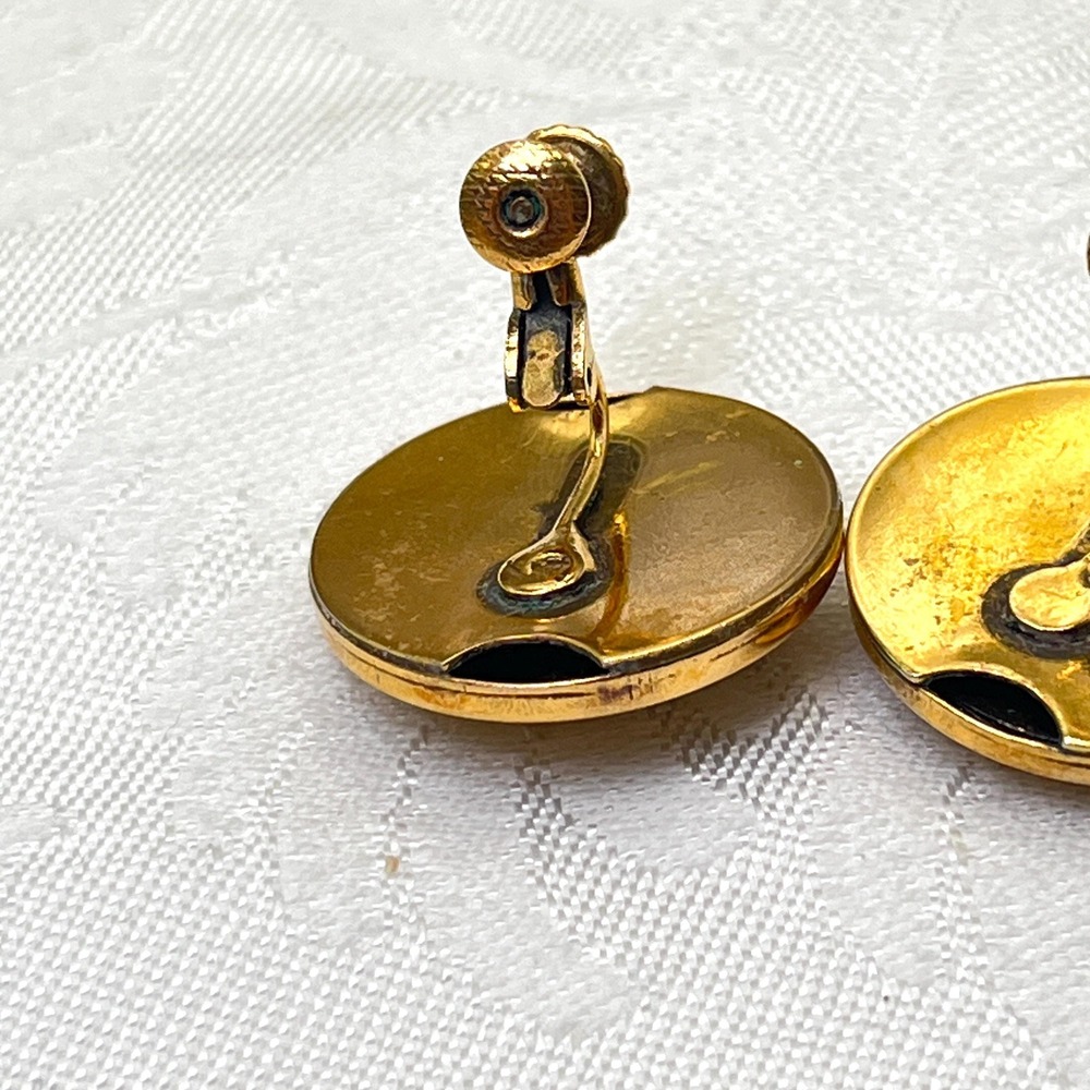 Vintage Accessocraft Gold and Black Tone Textured Circular Screw Back Earrings - Picture 7 of 11